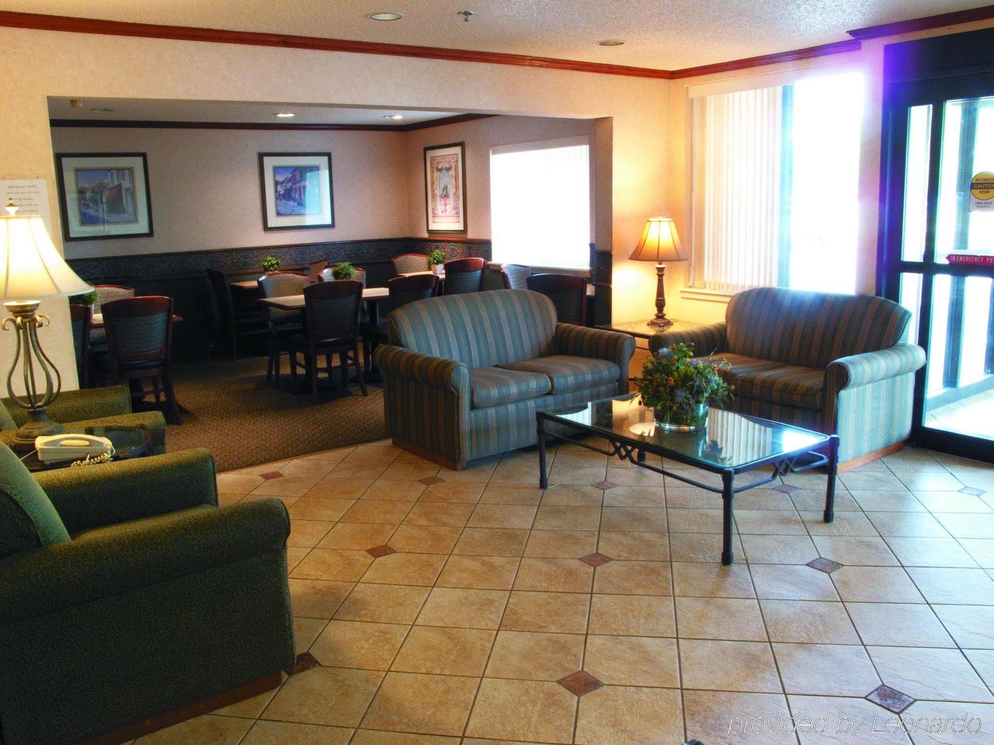 La Quinta By Wyndham Stevens Point Hotel Exterior photo